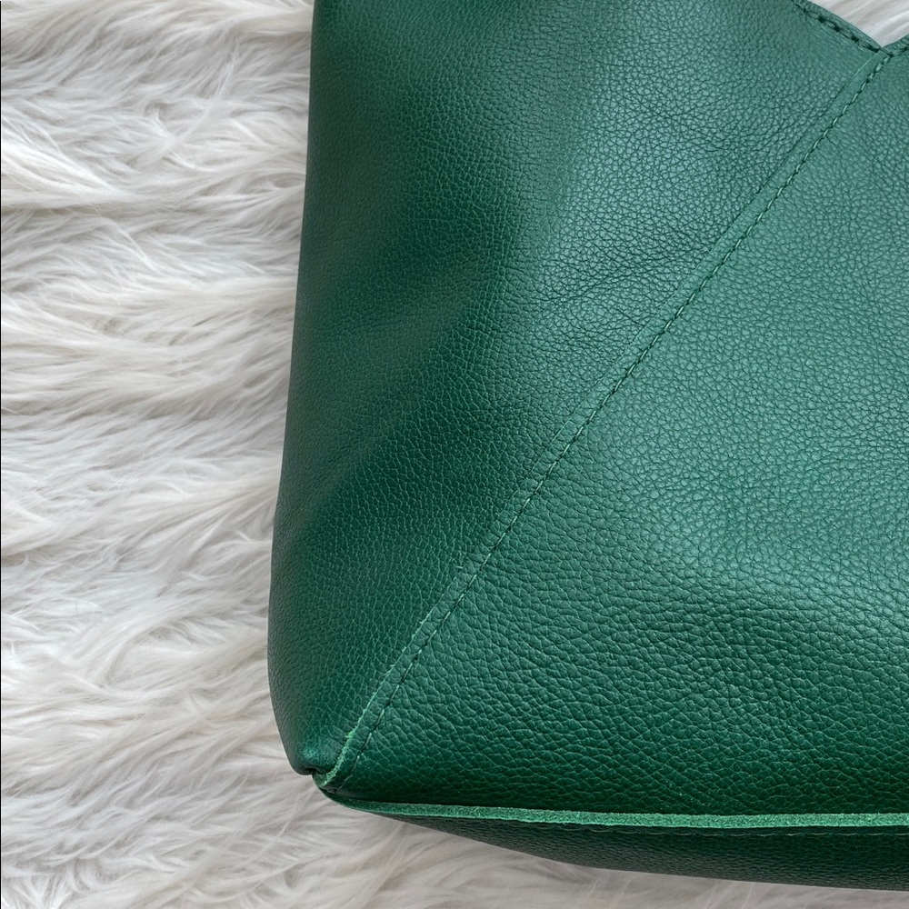 Portland Leather | Naomi Shoulder Bag in Bacalar - Picture 10 of 15
